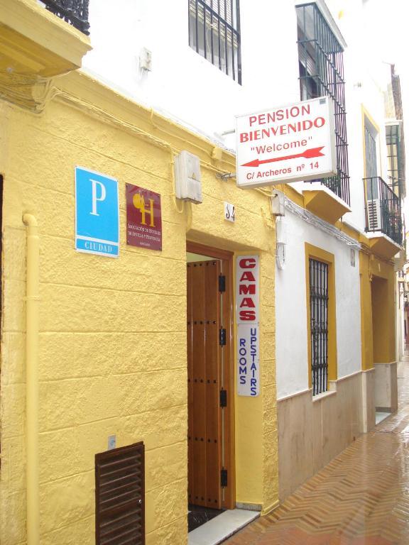 Pension Bienvenido Севиля Екстериор снимка